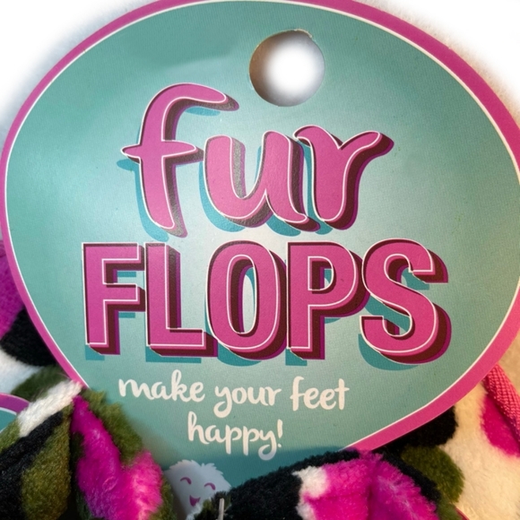 Fur Flops
House Slippers Soft Camo Flat Flip Flops - Picture 5 of 7